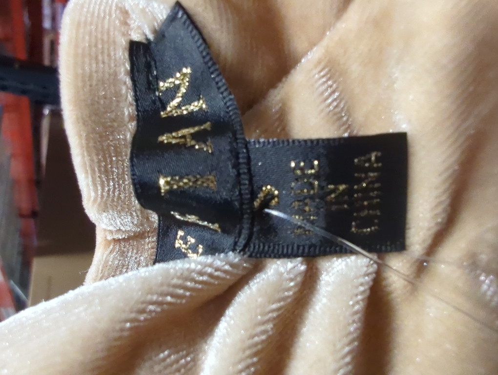 Size small Cefian velvet women's long evening dress