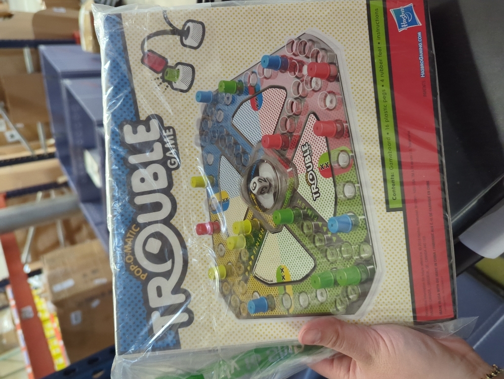 Hasbro Gaming Trouble Kids Board Game, Pop-o-Matic Trouble Game, Kids Games for 2-4 Players, Family Board Games for Kids, Kids Gifts, Ages 5 and Up, Packaging May Vary