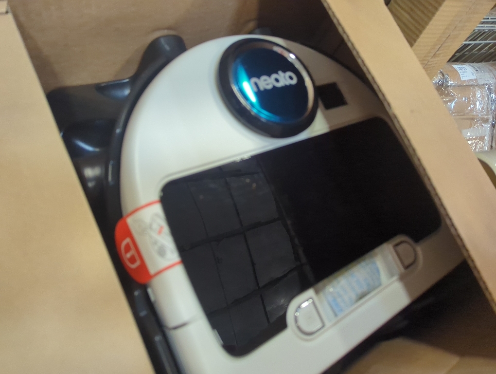 Neato Robotics Botvac Connected Wi-Fi Enabled Robot Vacuum