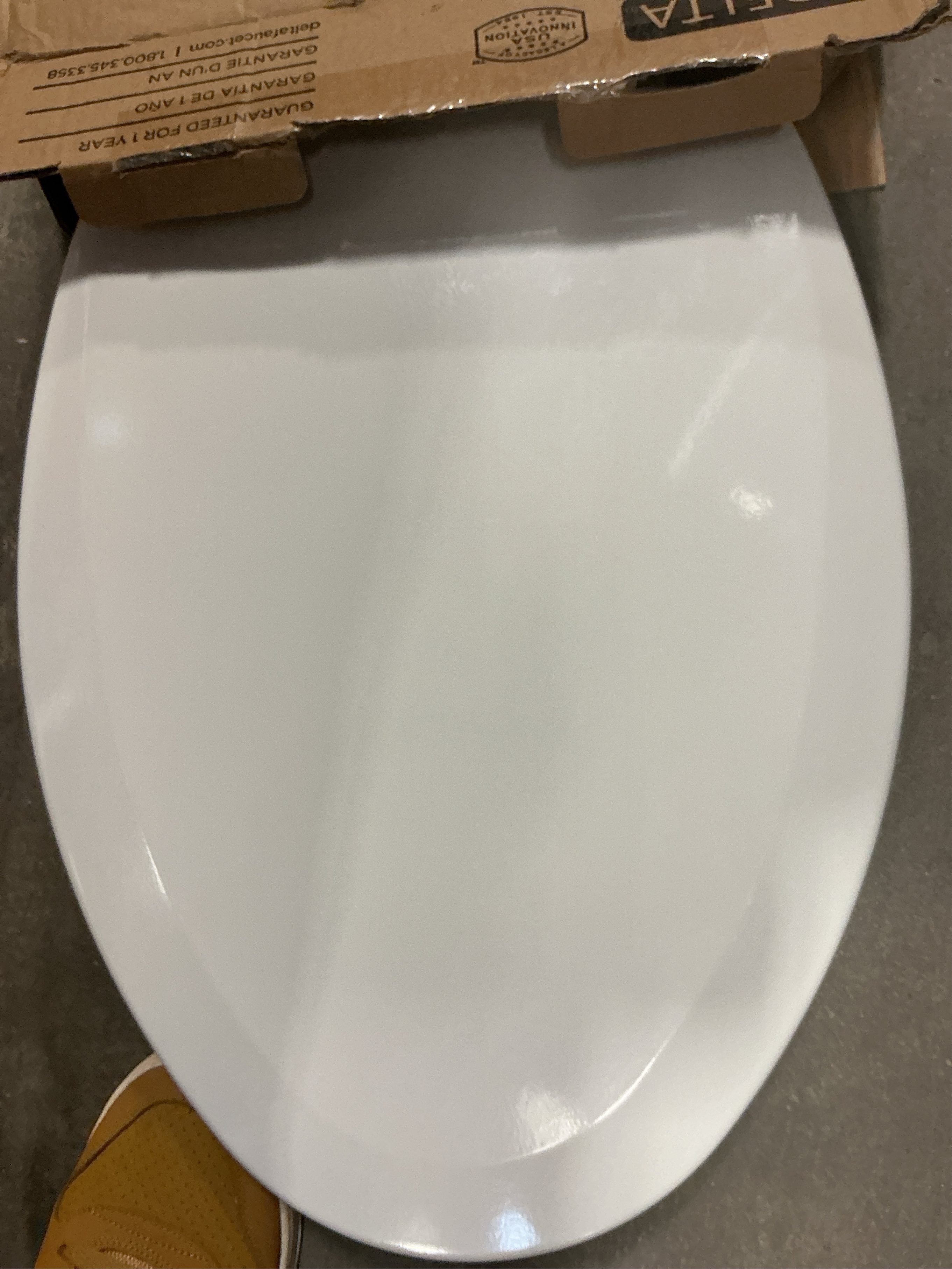 Delta Wycliffe Slow-Close Elongated Toilet Seat, White