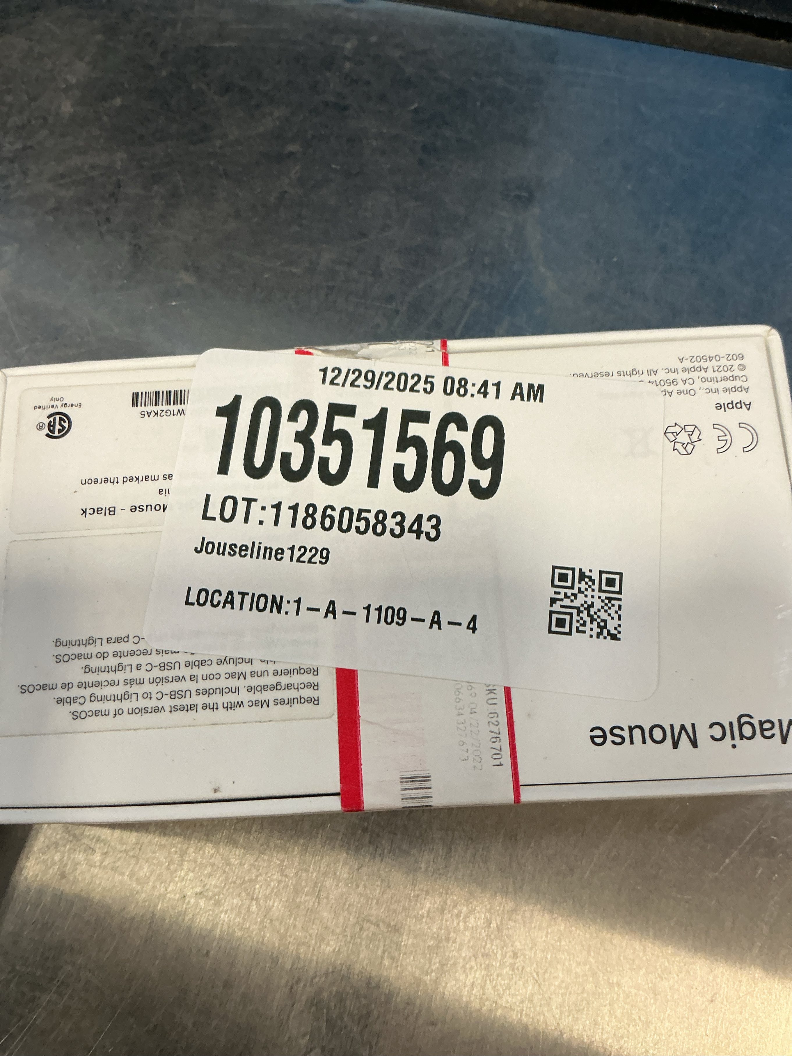 Apple Magic Mouse ​​​​​​​ (Wireless, Rechargable) - Black Multi-Touch Surface (Renewed)