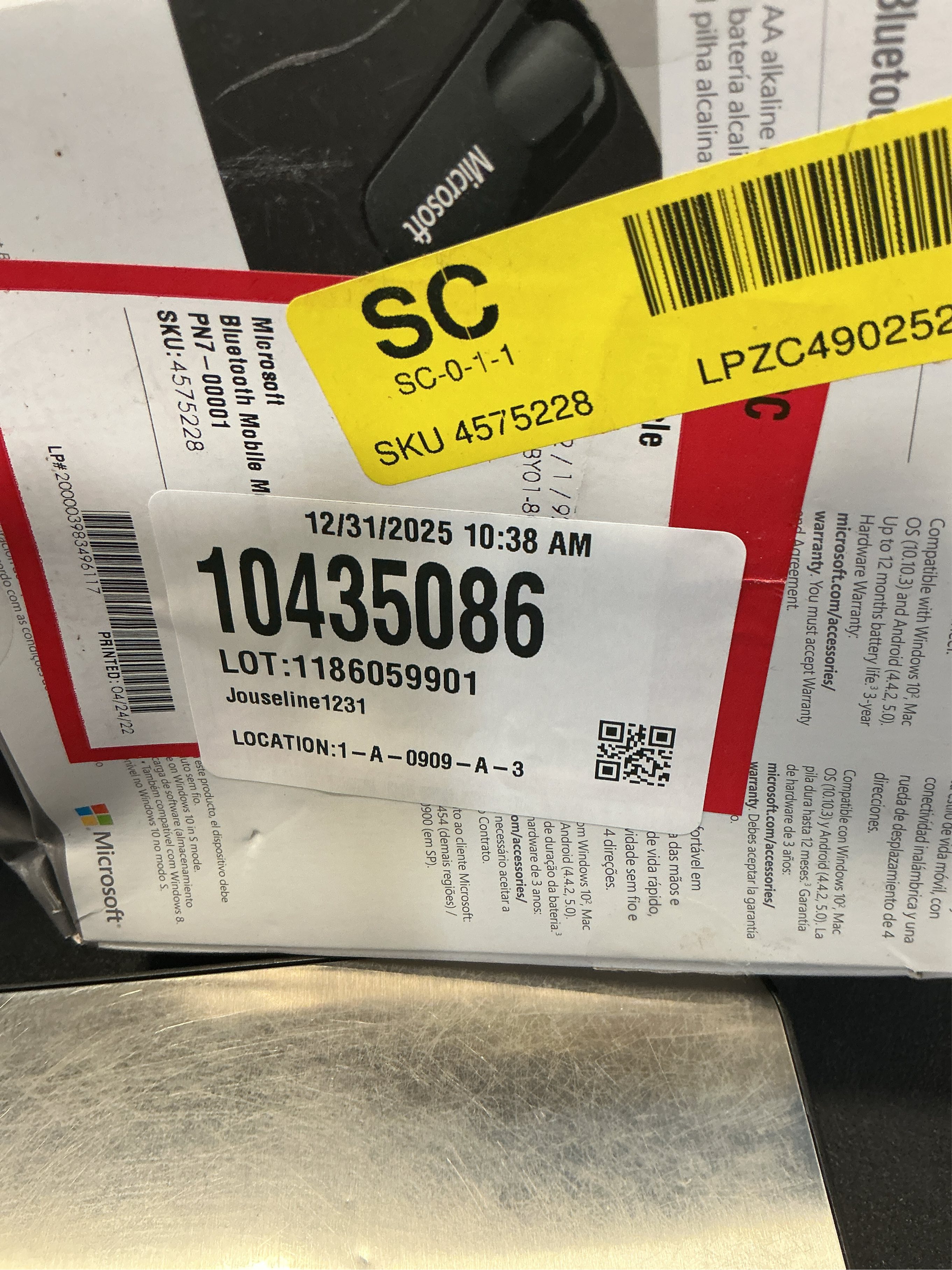 Microsoft Bluetooth Mobile Mouse 3600 Black - Bluetooth Connectivity - BlueTrack Enabled - 4-way Scroll Wheel - Ambidextrous Design