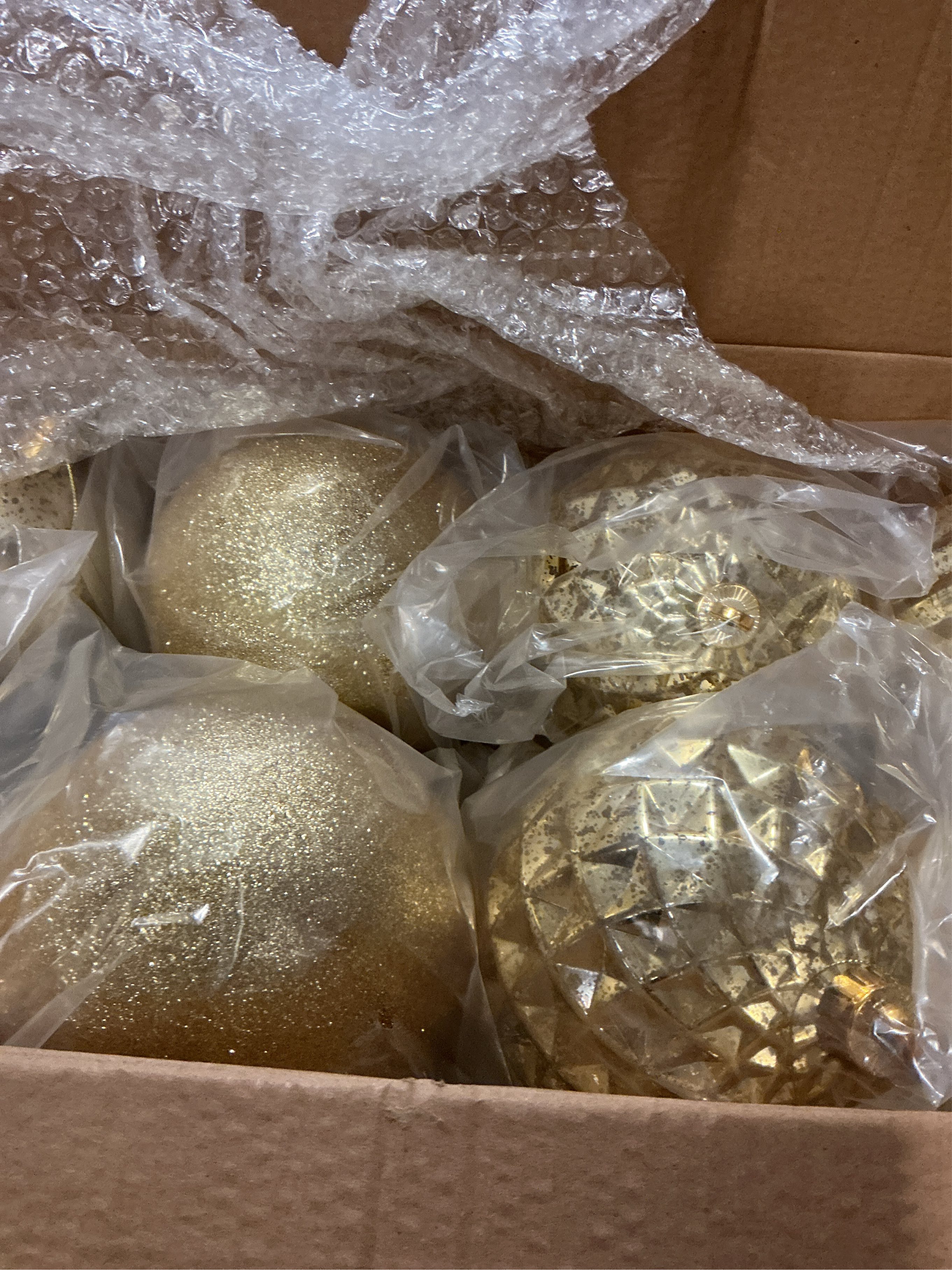 Jenaai 8 Pcs golden Extra Large Christmas Ball Ornaments Set, 6 Inch Giant Oversized Hanging Ornaments Glitter Assorted Shatterproof Xmas Tree Balls for Indoor Outdoor Holiday Party Home Decor