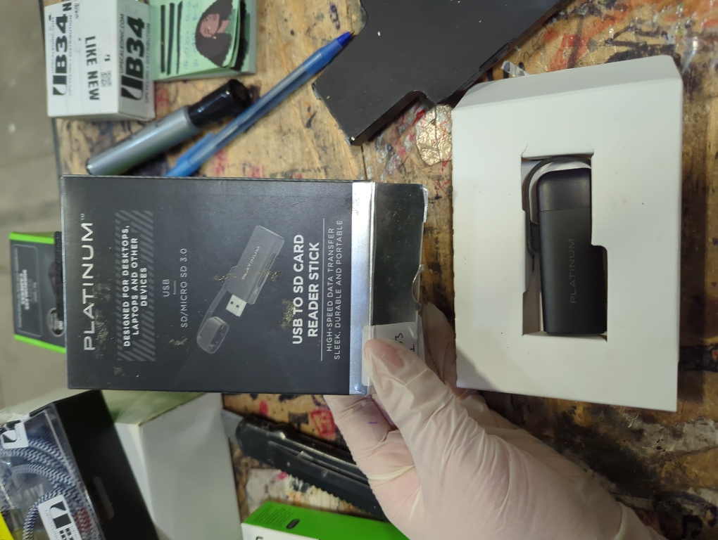 Platinum™ - UHS-I USB 3.2 Gen 1 Memory Card Reader - Black