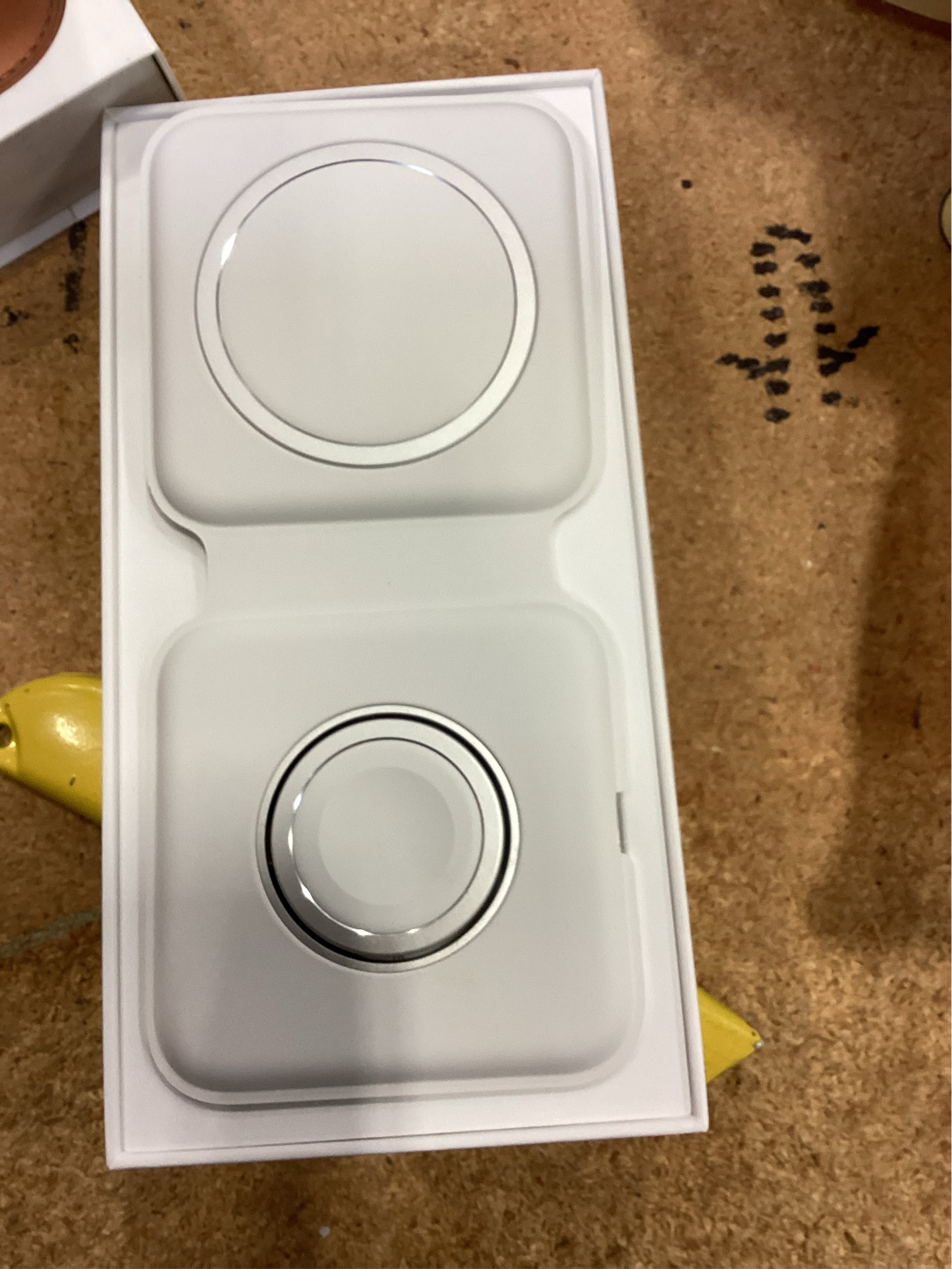 Apple MagSafe Duo Charger