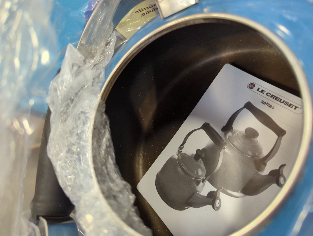 Le Creuset 1.7 Quart Enamel on Steel Whistling Tea Kettle - Blue - 1.7 Quart