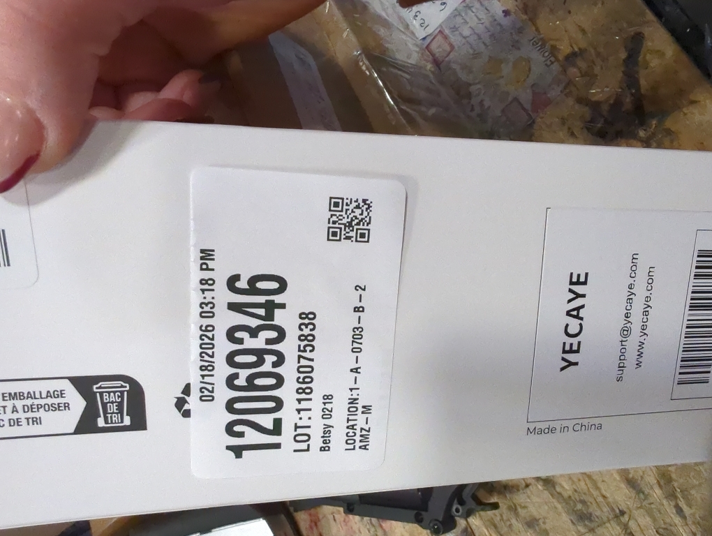 Yecaye TV Cord Hider, 42in Cord Cover, Large Cable Hider, Wire Covers for 4 Cords, Cable Raceway Wire Hider, Wire Hiders for TV on Wall, Cable Cover Cord Concealer, W1.18in H0.6in, White