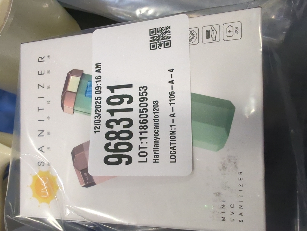 2Pack UV Light Sanitizer Stick, Portable Mini Lipstick Style Design Disinfection Lamp,USB Charging Ultraviolet Sterilizer Lamp Anti-Bacterial Rate 99%