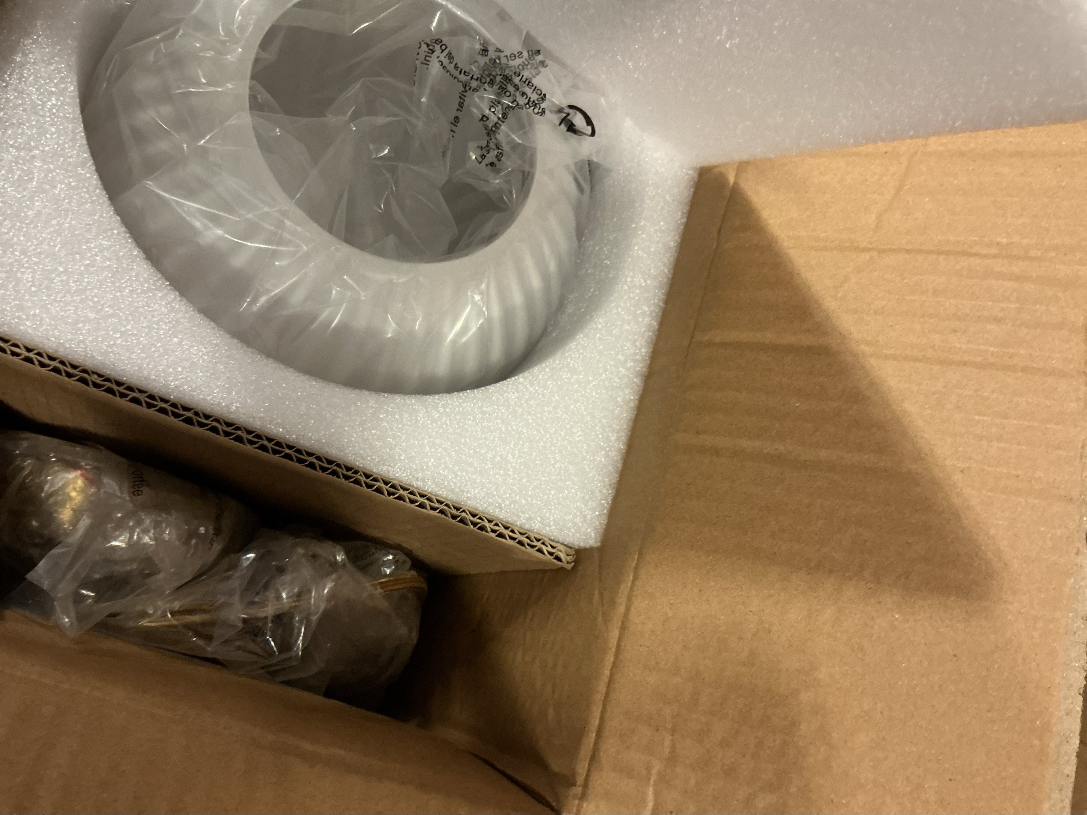 KCO Lighting Mid Century 1-Light Globe Pendant Light Industrial Vintage Brass Gold Pendant Lighting Fixture Kitchen Island Adjustable White Glass Hanging Ceiling Lights