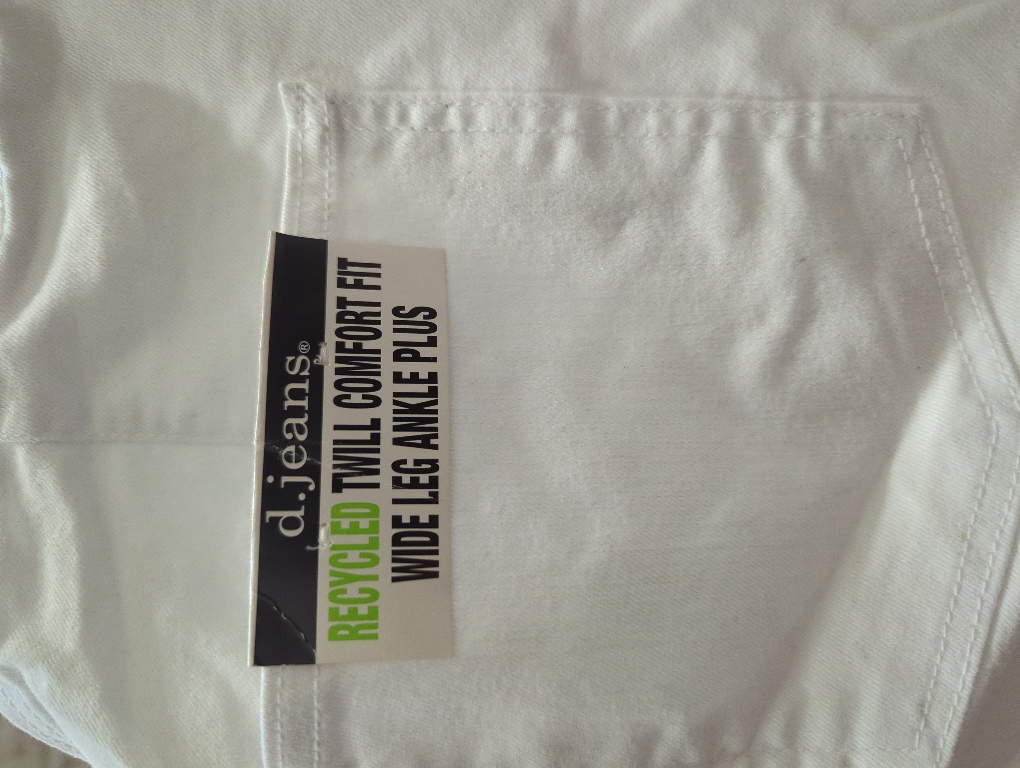 D. Jeans Plus Twill Comfort Fit Wide Leg Ankle Pant