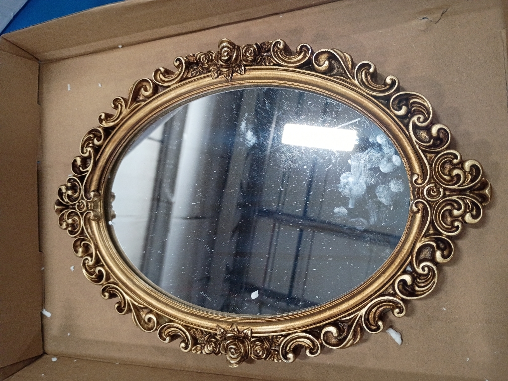 OIGUMR Oval Small Wall Mirror Mirror Vintage Hanging Mirrors for Bedroom Living-Room Dresser Decor (Gold, Frame Size：12 x 8.3 inch)