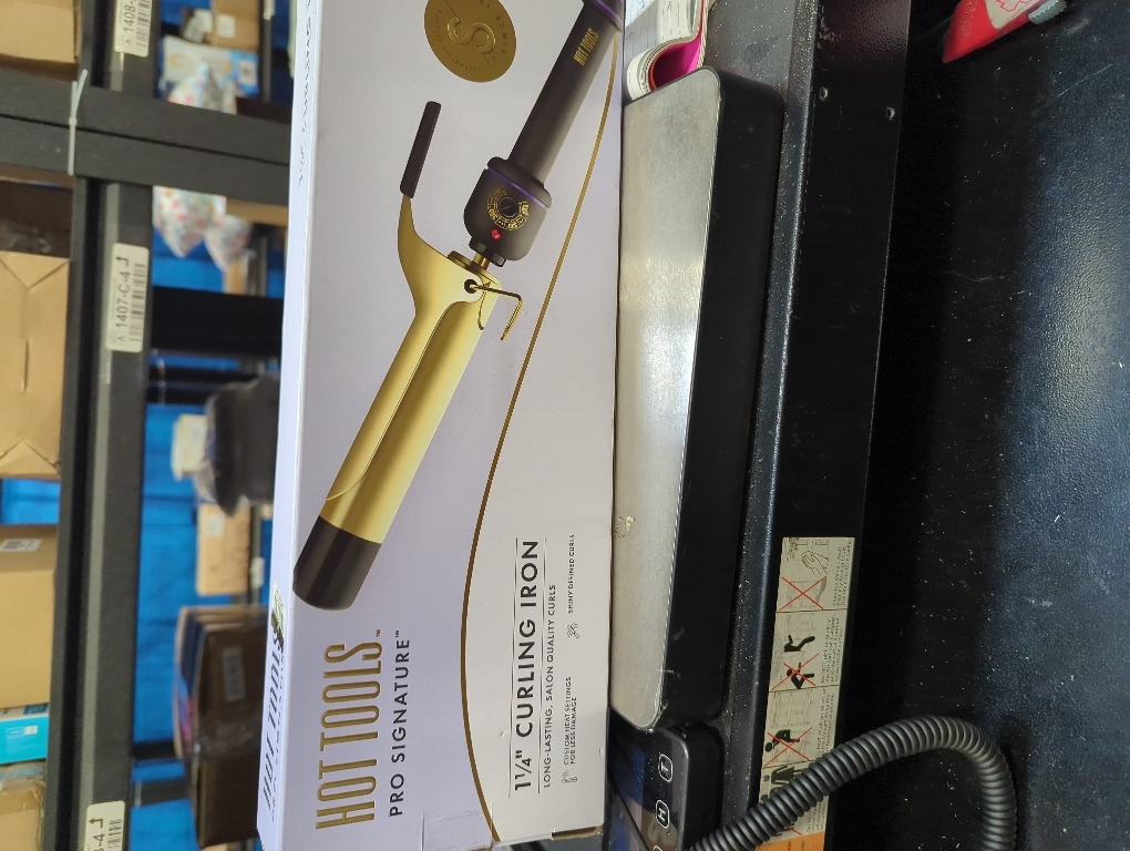 Hot Tools 1 1/4 Curling Iron for Beginners | Long-Lasting Results, Defined Curls and Easy to Use with Temperature Control for All Hair Types up to 430℉