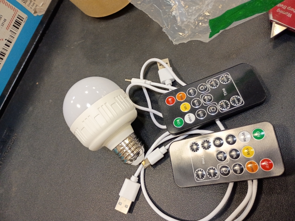 SCOPOW 1PC Rechargeable Light Bulbs with Remote Control Timer and 3 Color Temperature Rechargeable Battery Operated Light Bulb (5W E26 3Colors 1PC)