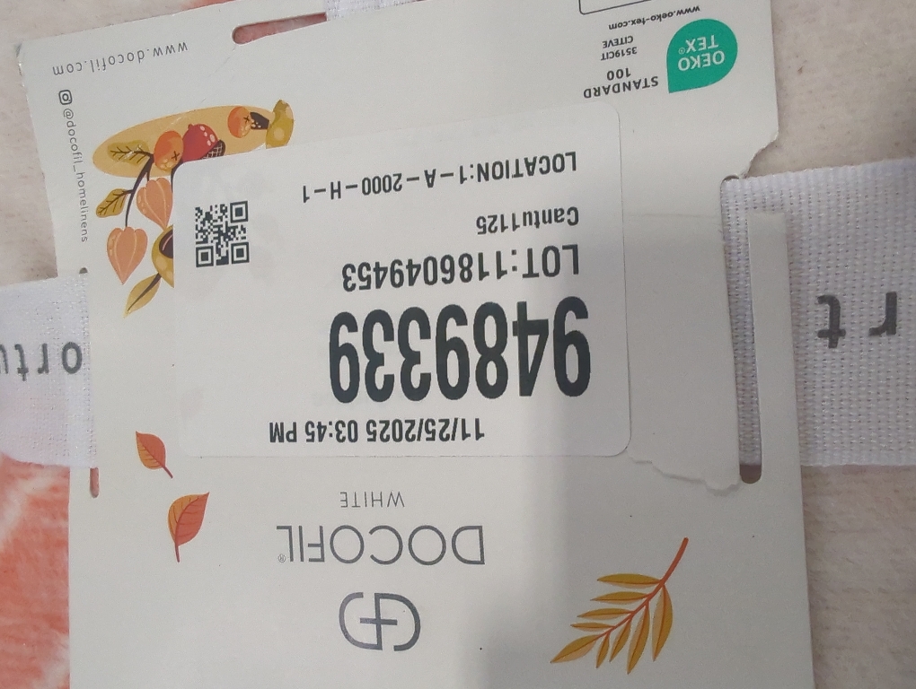 Docofil White 20 x 20 Pumpkin Cushions