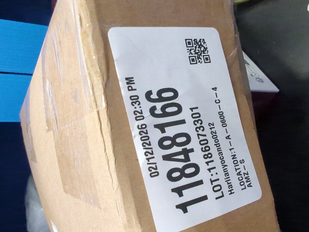 Cat Tunnel Bed with Christmas Tree Skirt, Cat Beds for Indoor Cats Tunnels with Toy Ball, Red and White Christmas Decorations Donut Tunnels for Cat Supplies Small Large Cats and Small Animals