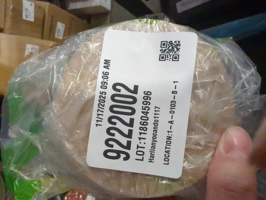 HTB Bamboo Salt Cellar with Mini Spoon, Kitchen Salt Box with Swivel Magnetic Closure Lid, Round Salt Container to Storage Pepper Spice Bath Salt Sea Salt