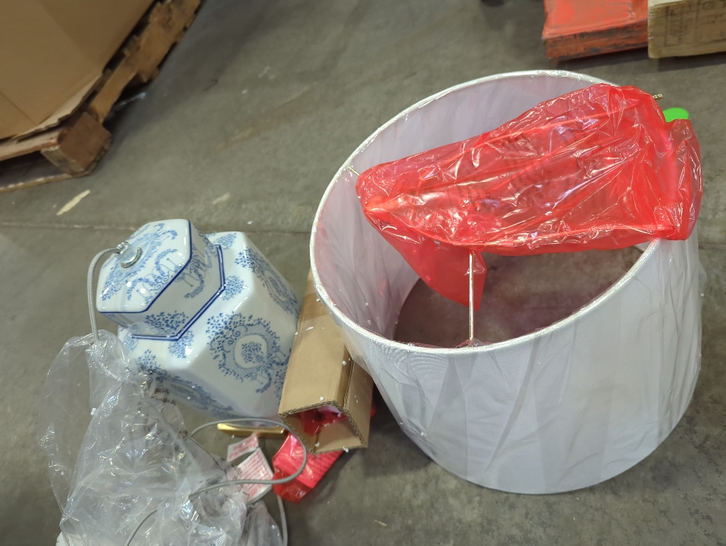 SAFAVIEH Lighting Collection Bodin Blue/ White 23-inch Bedroom Living Room Home Office Desk Nightstand Table Lamp (LED Bulbs Included)