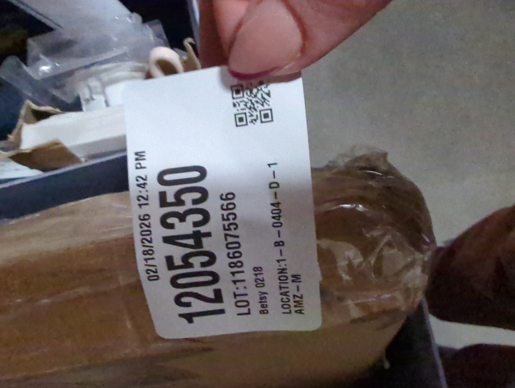 Cumbor 29.7-46 Baby Gate for Stairs, Toddler Safety Essentials for The House, Auto Close Dog Gate for Doorways, Mom's Choice Awards Winner-Easy Install Pressure Mounted Pet Gates for Dogs, White