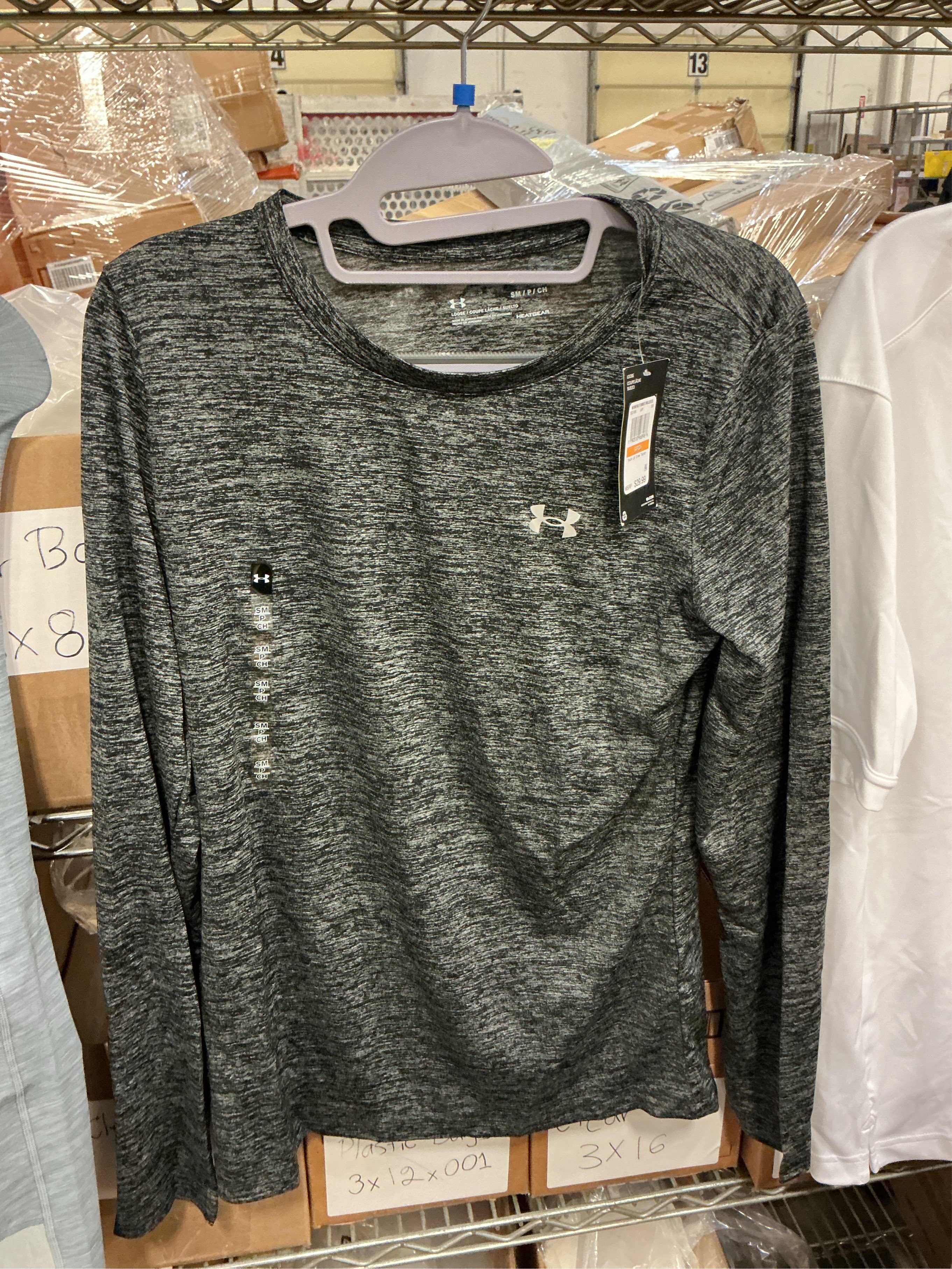 size S. Under Armour Women's Ua Tech Twist Crew Long Sleeve Top in Black