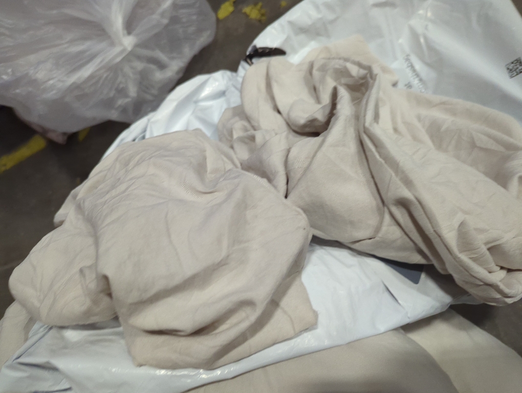 Bedsure Queen Comforter Set - Beige Soft Bedding for All Seasons, Cationic Dyed Bed Set, 3 Pieces, 1 Queen Size Comforter (90x90) and 2 Pillow Shams