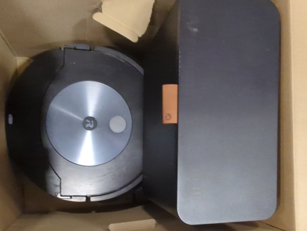 Refurbished iRobot Roomba Combo J7  Paired with Alexa or Google Assistant Robot Vacuum and Mop