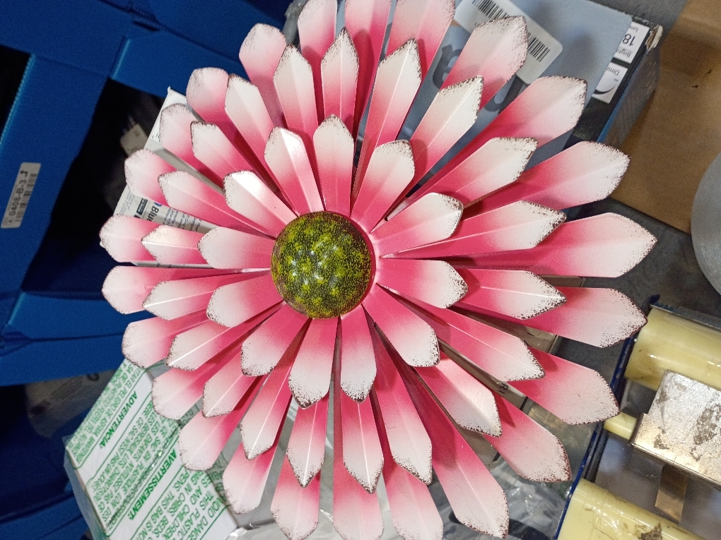 Distressed HOT PINK Flower Metal Wall Décor. Look Beautiful ...
