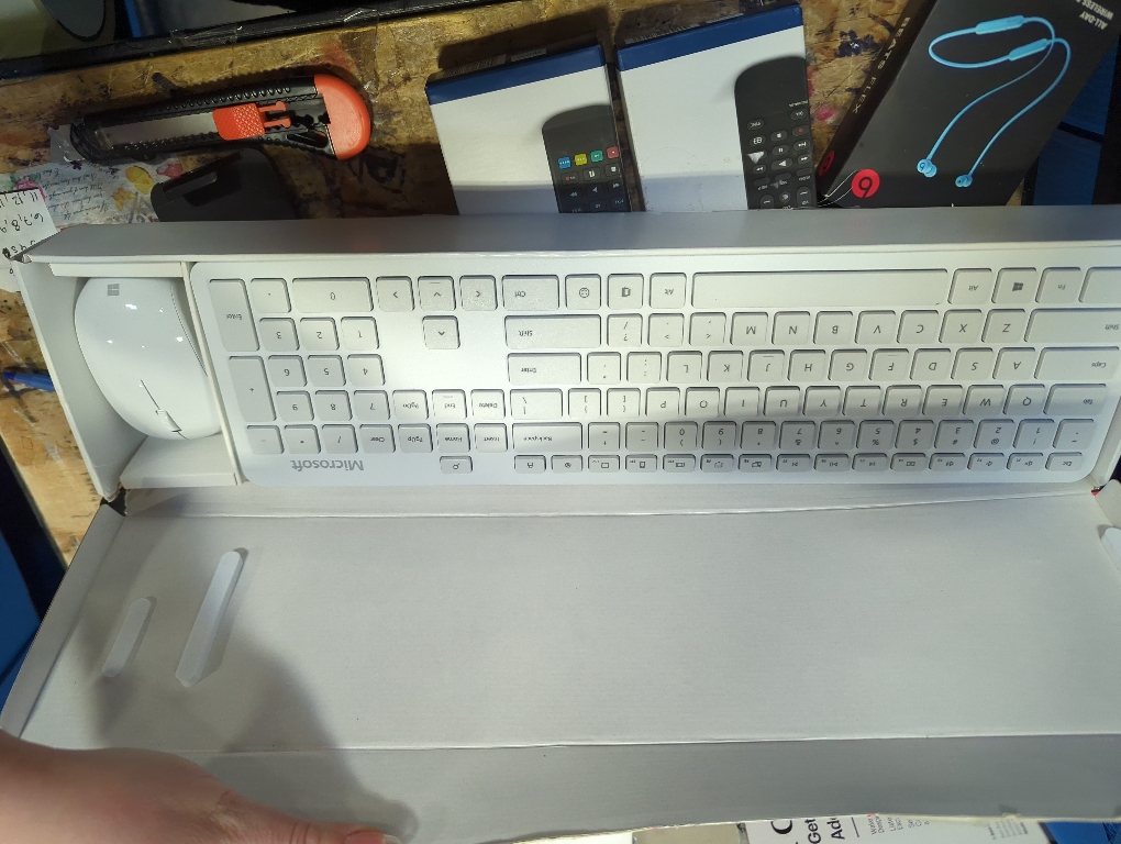 Microsoft Bluetooth Desktop Keyboard & Mouse