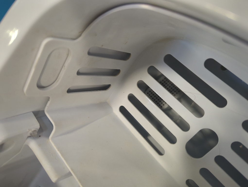 Frigidaire EFIC118-SILVER-KL Ice Maker Machine, Compact Countertop, Silver