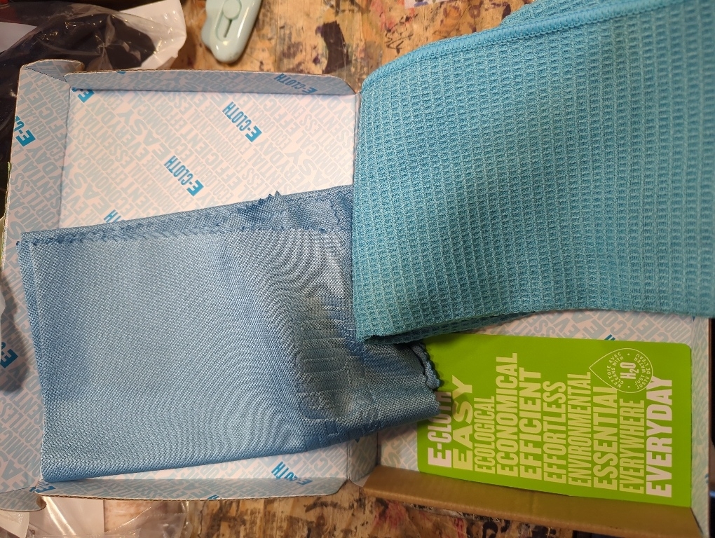 E-Cloth Microfiber Cleaning Cloth Glass Kit - Microfiber Towel Window Cleaning Kit - Microfiber Towels for Cars, Windows, Mirrors, & More - Alaskan Blue