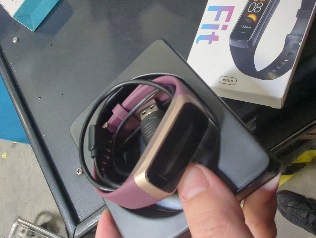 Fitness Tracker with 24/7 Heart Rate, Blood Oxygen Blood Pressure Sleep Monitor, Activity Trackers 5 ATM Waterproof,Step Calorie Counter Pedometer Health Smart Watch for Women Men Bordea