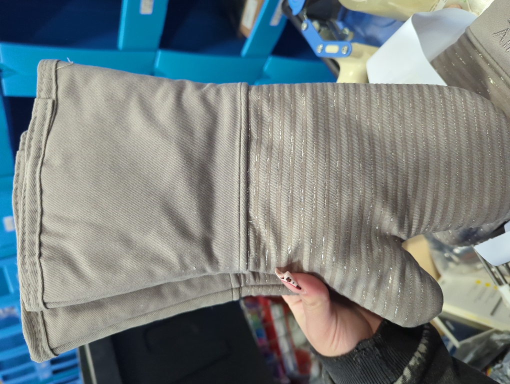 All-Clad Silicone Oven Mitt, 2-Pack, Cappuccino