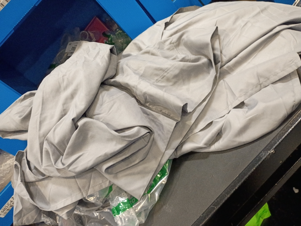 Queen Size 4-Piece Bed Sheet Set - Ultra-Soft, Breathable & Cooling Light Gray Sheets, 14 Inch Deep Pockets, Wrinkle-Free - Hotel Luxury Bedding for Women, Men, Kids