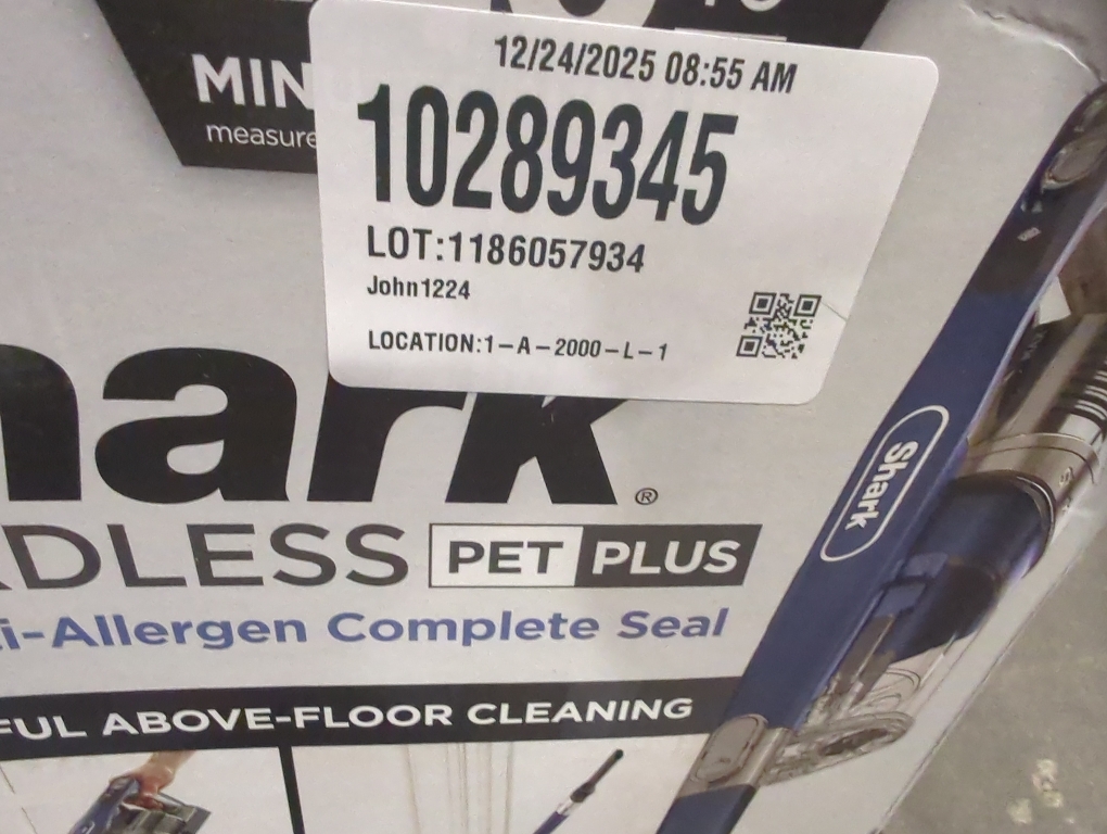 Shark® Cordless Pet Plus Vacuum with Anti-Allergen Complete Seal (IZ361H)