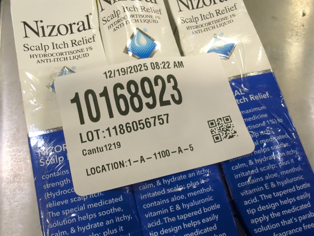 3pk Nizoral Scalp Itch Relief Liquid—Relieves Scalp Itch and Soothes, Calms and Hydrates with Maximum Strength Anti-Itch Medicine (Hydrocortisone 1%), 2 Fl Oz