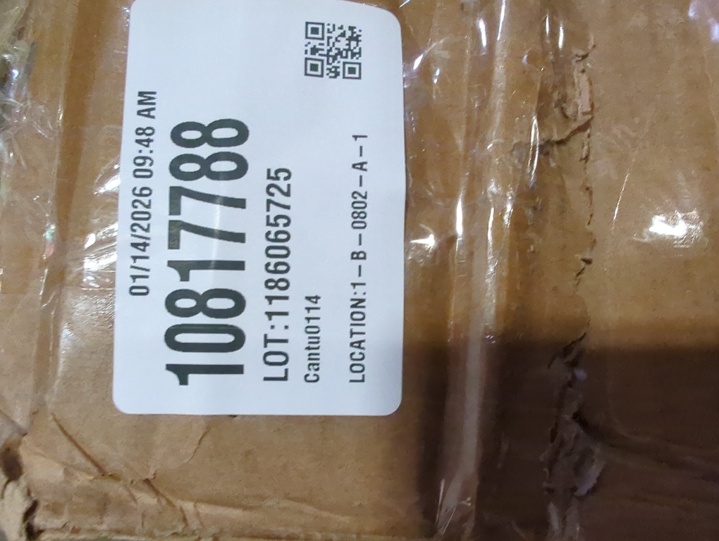 Garvee Storage Chest, Wooden Storage Trunk with Metal Frame, Entryway Shoes Bench with Cushion, Large Storage Organizer, 39.4 Lift-Top Storage Chest with 2 Hinges for Bedroom, Living room