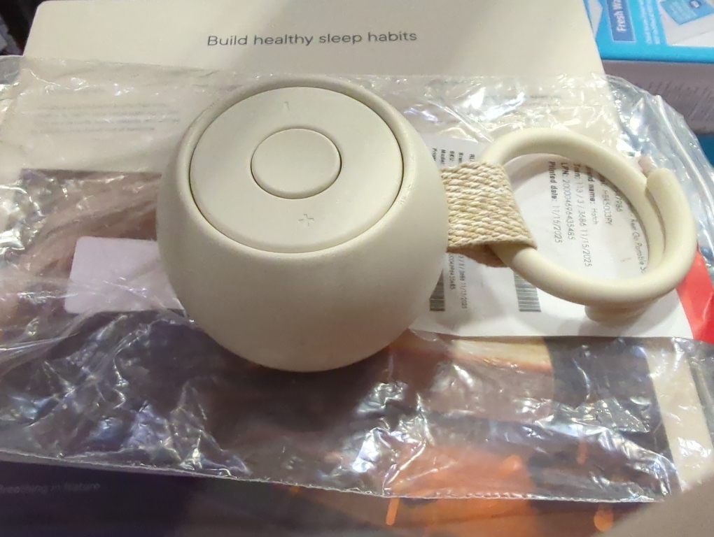 Hatch Go | Portable Sound Machine for Babies and Kids | Sleep Soother | 10 Soothing Sounds | White Noise | Shush | Travel | Registry Gift | Baby Shower | Clips on Stroller | Putty