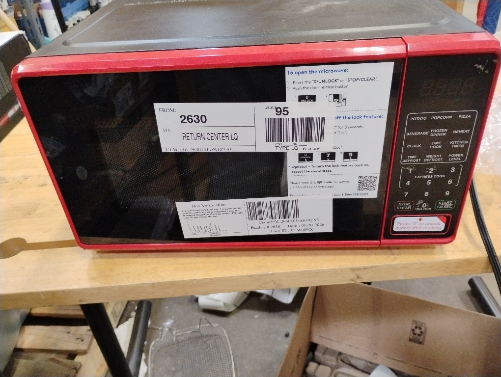 0.7 cu. ft. Countertop Microwave Oven, 700 Watts, New (Color : Red)‼️needs heavy cleaning‼️