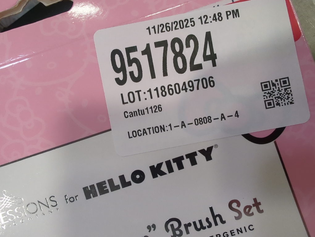 Impressions Vanity 6-PCs Makeup Brush set with Hello Kitty Kawaii Icon and Aluminum Ferrule, Super Soft Makeup Brushes for Foundation, Face Powder, Blending, Defined Shadow, Eye Shadow (White)