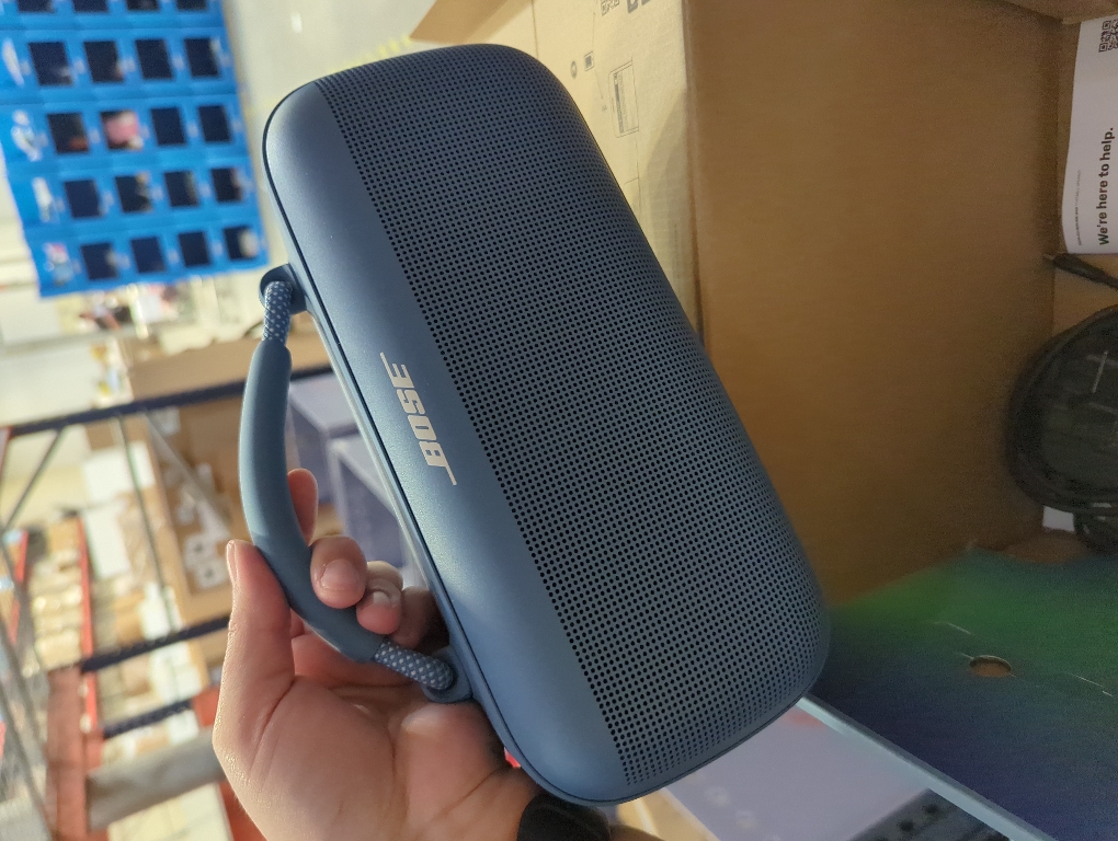 Bose SoundLink Max Portable Speaker, Large IP67 Waterproof Bluetooth Speaker, Up to 20 Hours of Playtime, USB-C, Built-in 3.5mm AUX Input, Blue Dusk