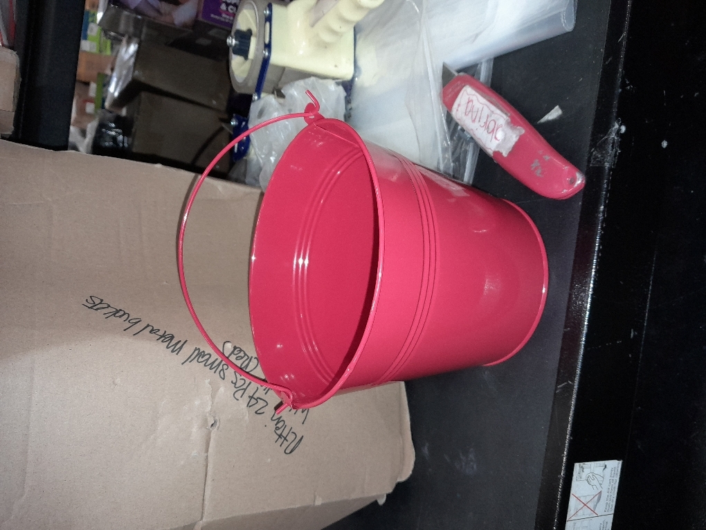 Rtteri 24 Pcs Metal Bucket 5 x 3.5 x 4.7 Inch Mini Party Buckets for Flower Pot Plant Basket Iron Small Metallic Pails with Handle for Container Candy Snack Crafts Vase Party Favors(Red)