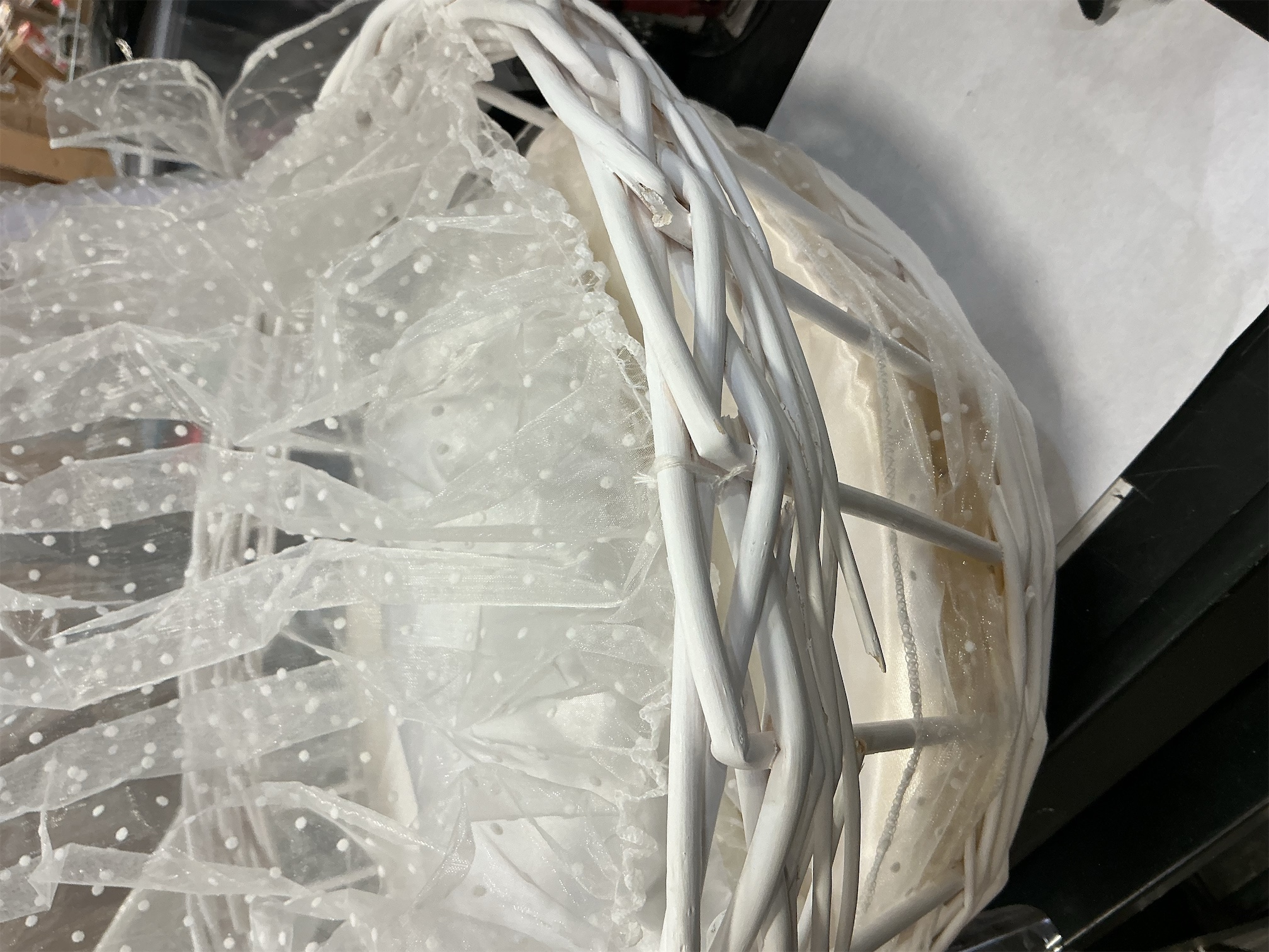 Sweet Slumber White Wicker Basket With Retractable Hood ‼️some parts are damaged (see pictures)‼️