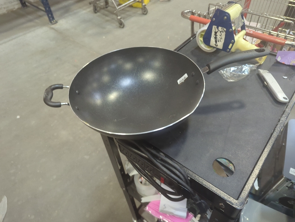 T-Fal Specialty Nonstick Woks & Stir-Fry Pan 14 Inch Oven Broiler Safe 350F Cookware, Pots and Pans, Dishwasher Safe Black