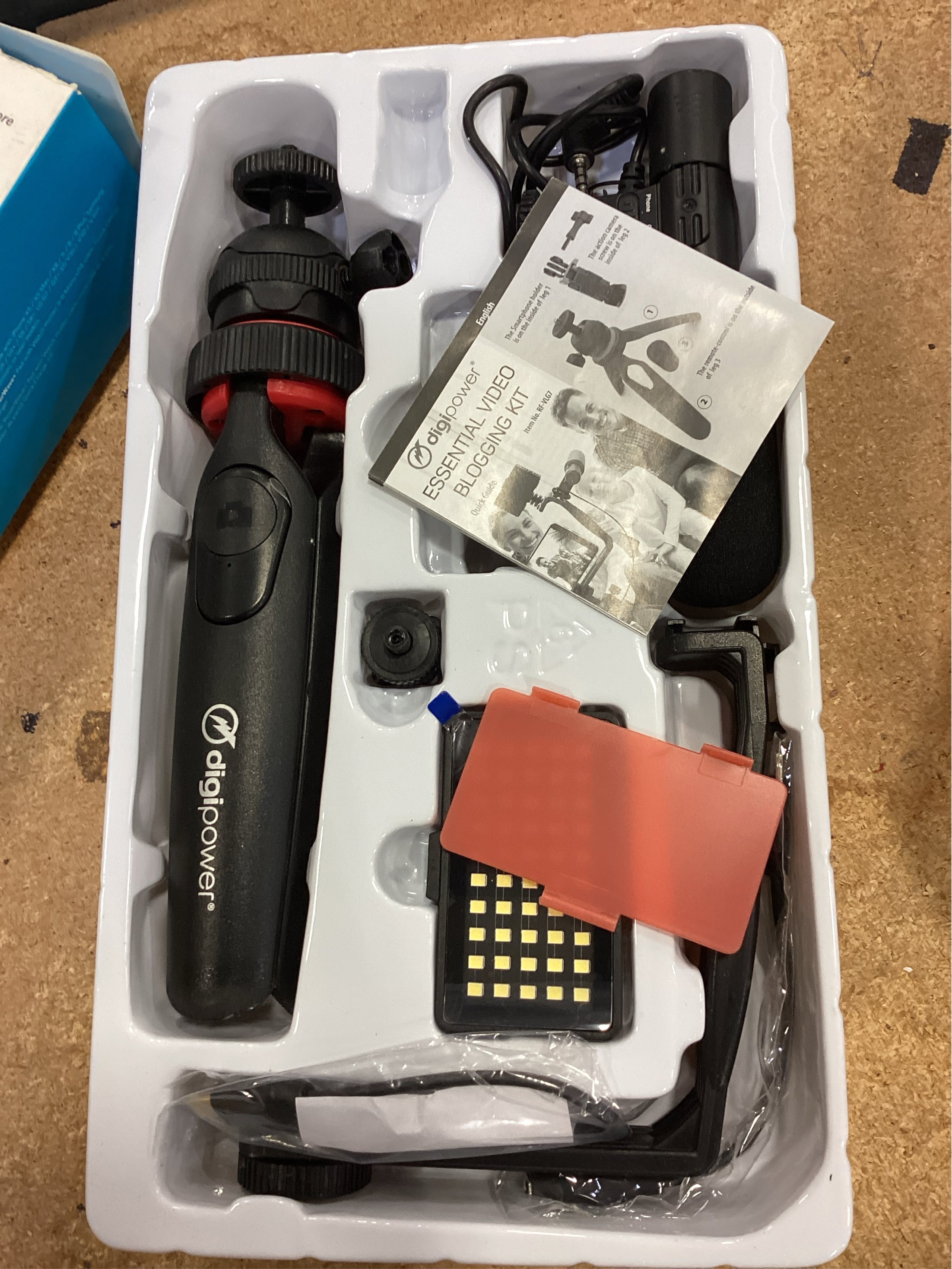 Digipower Essential Vlogging Kit (RFVLG7)