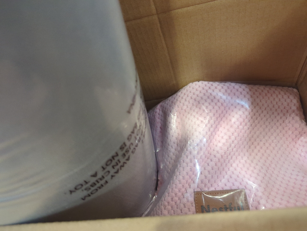 Color Pink and white Dog Bed Stairs for Small Dogs, Dog Ramp for Bed with 2 Colors Pet Stairs, Pet Stairs for High Beds, Dog Steps for Bed, Stairs for Dogs to Get on Bed (Pink)