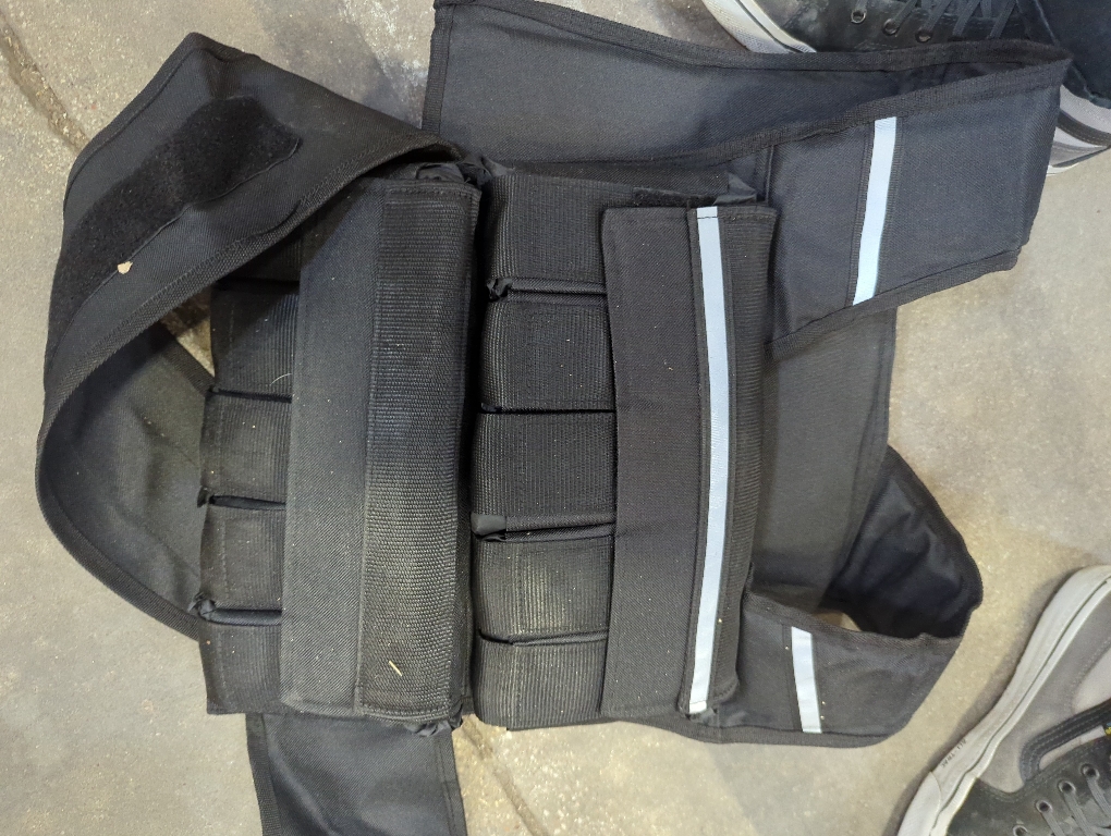 Adjustable Weighted Vest for Men Women, 40lb Rucking Weight Vests Adjustable for Running, Training Workout, Jogging, Walking