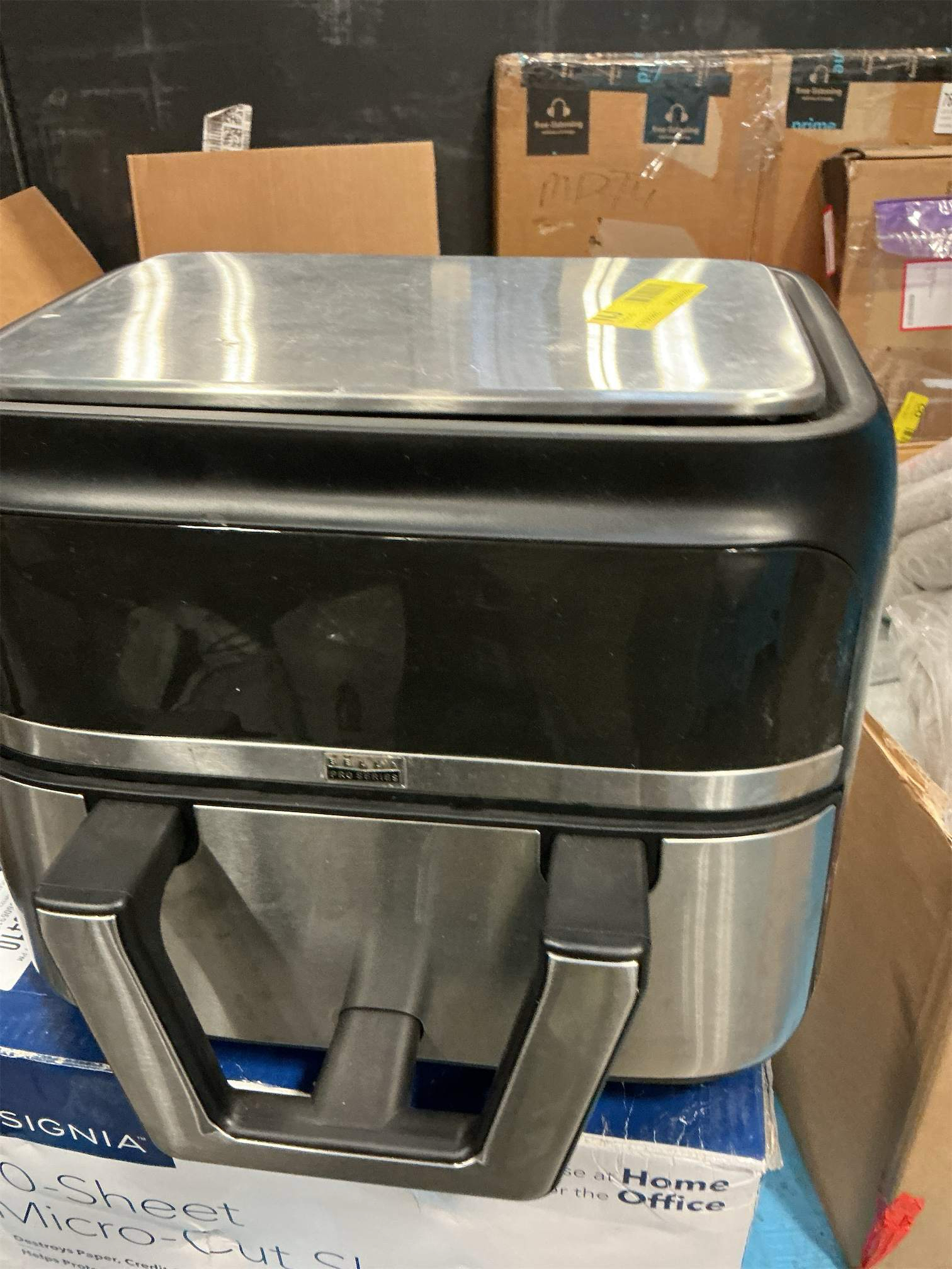 Stainless Steel 9-qt. TriZone Touchscreen Air Fryer with Dual Flex Basket by bella PRO