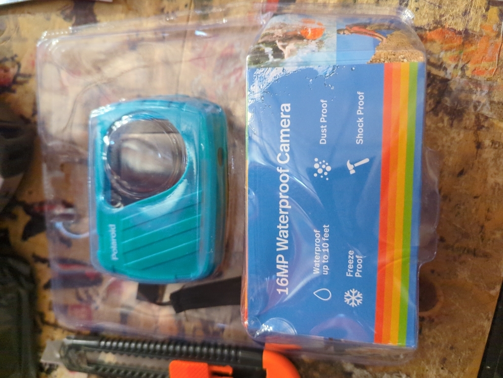 Polaroid IS048 Waterproof Instant Sharing 16 MP Digital Portable Handheld Action Camera, Teal