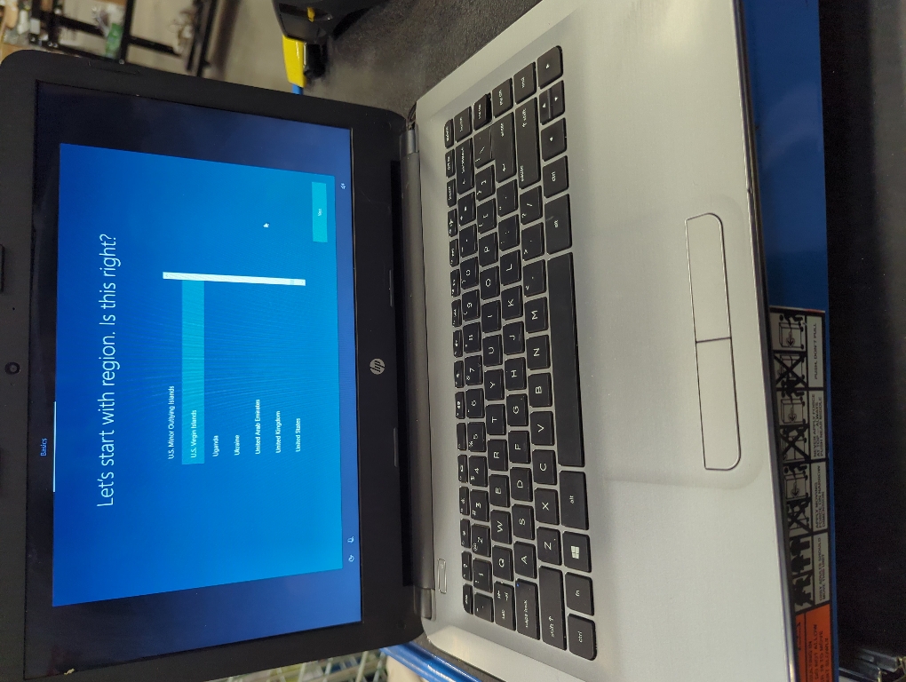 HP Notebook - 14-an012nr With Charger