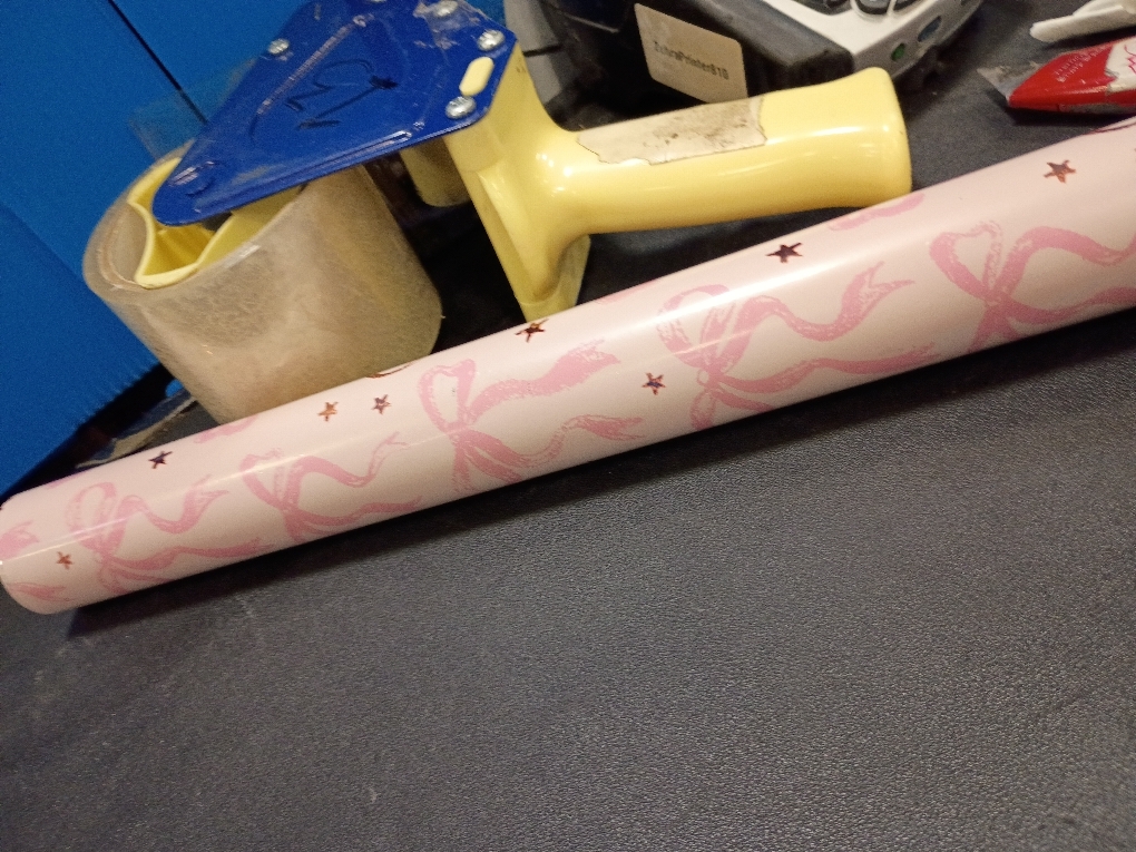 MAYPLUSS Pink Wrapping Paper Roll, Cute Bow Gift Wrap, Reversible Plaid Gift Paper for Girl Baby Shower, Birthday, Wedding 17 Inch x 33 Feet