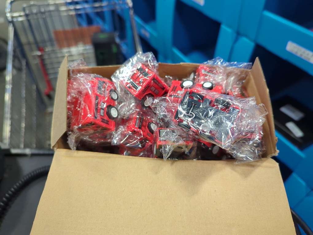 40 Pcs Mini Pullback Fire Truck Toy Small Pull Back Firetrucks Toy Bulk Plastic Fire and Emergency Toy Trucks Set for Kids Fireman Party Favors, 8 Styles